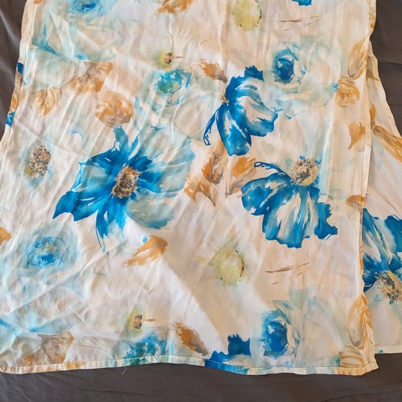 Diva by Rachel Pappo Accessories - Diva by Rachel Pappo 100% Silk Seda Rectangle Scarf Floral